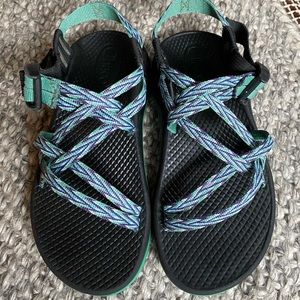 Kids Chacos size 2 in almost new condition